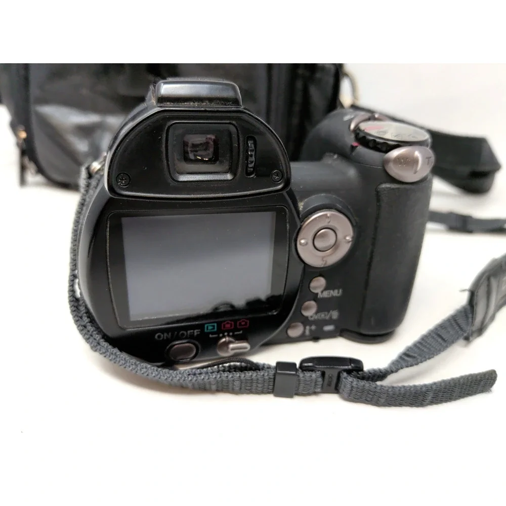 Konica Minolta DiMAGE Z5 Digital Camera 5.0MP 12x 35-420mm Optical Zoom Bridge
